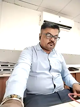 Desi Londa 143 online show from May 15, 2026, 6:11 am