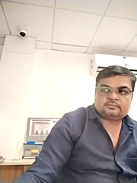 Snapshot of Desi_Londa_143 chatting on September 10, 2025, 12:15 pm Desi Londa 143 online show from September 10, 2025, 12:15 pm