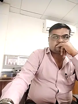 Snapshot of Desi_Londa_143 chatting on September 15, 2025, 5:30 am Desi Londa 143 online show from September 15, 2025, 5:30 am