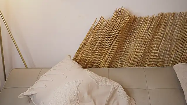 bunnycuteshy online show from April 15, 2026, 12:53 pm