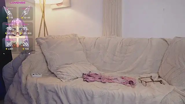 bunnycuteshy online show from January 7, 2026, 1:49 pm