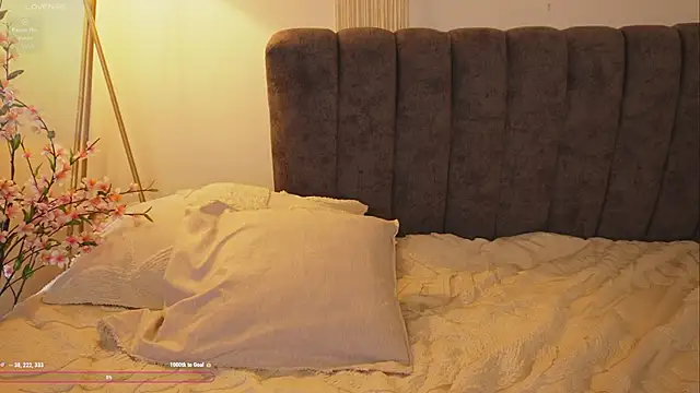 bunnycuteshy online show from September 24, 2025, 2:23 pm