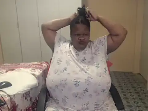 sweetnoziexx online show from December 4, 2025, 4:17 pm