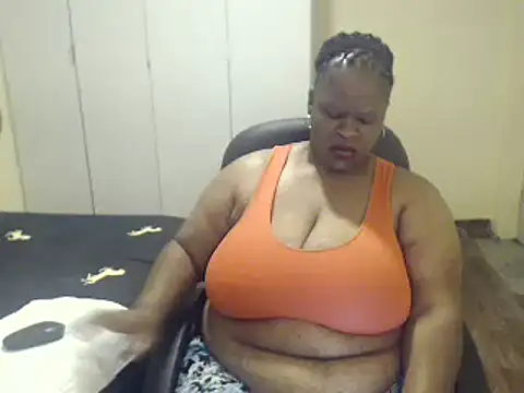 Snapshot of sweetnoziexx chatting on March 5, 2025, 8:32 am sweetnoziexx online show from March 5, 2025, 8:32 am