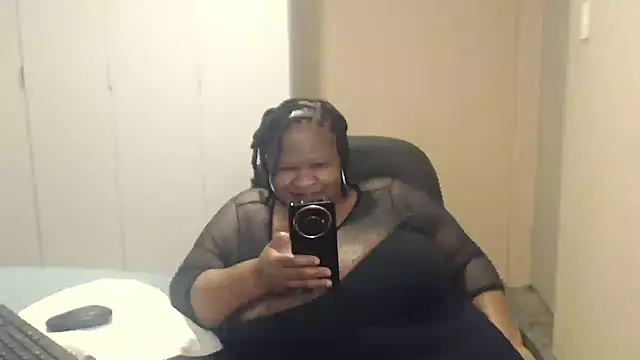 Snapshot of sweetnoziexx chatting on September 24, 2025, 3:40 pm sweetnoziexx online show from September 24, 2025, 3:40 pm