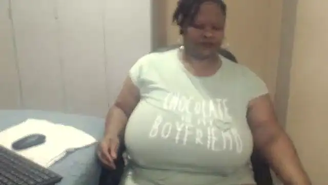 Snapshot of sweetnoziexx chatting on September 9, 2025, 4:55 am sweetnoziexx online show from September 9, 2025, 4:55 am
