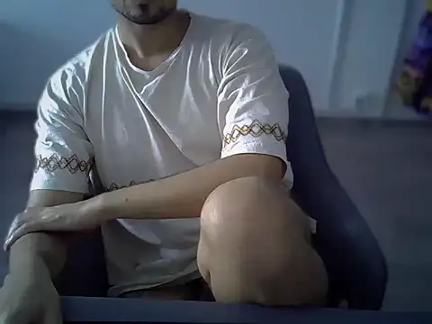 Snapshot of joshuaxoxo2 chatting on November 16, 2025, 1:38 pm joshuaxoxo2 online show from November 16, 2025, 1:38 pm