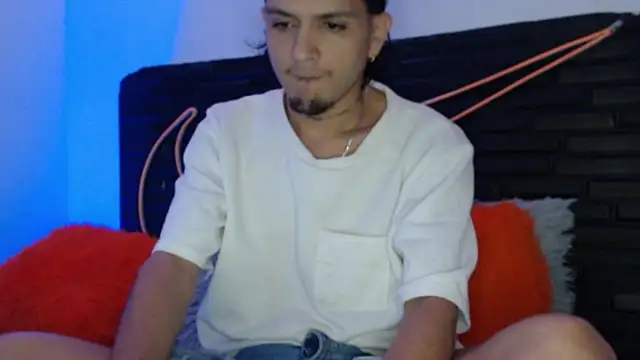 Snapshot of andersonZ998 chatting on December 15, 2025, 3:12 am andersonZ998 online show from December 15, 2025, 3:12 am