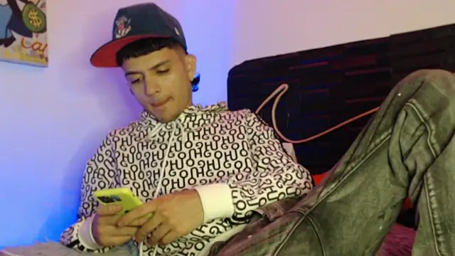 andersonZ998 online show from October 26, 2025, 2:23 am