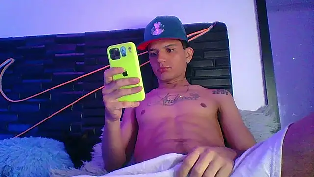 andersonZ998 online show from October 16, 2025, 5:05 am