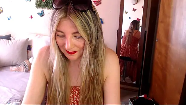 Jolie-Mature online show from May 15, 2026, 8:29 pm