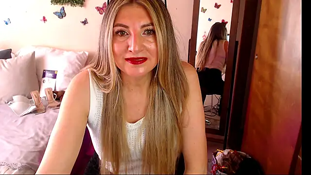 Jolie-Mature online show from May 22, 2026, 8:29 pm