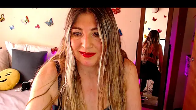 Snapshot of Jolie-Mature chatting on September 15, 2025, 9:37 pm Jolie-Mature online show from September 15, 2025, 9:37 pm