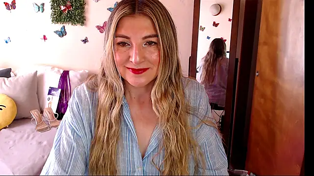 Jolie-Mature online show from May 30, 2026, 7:41 pm