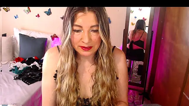 Snapshot of Jolie-Mature chatting on September 22, 2025, 8:26 pm Jolie-Mature online show from September 22, 2025, 8:26 pm