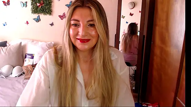 Jolie-Mature online show from May 23, 2026, 7:46 pm
