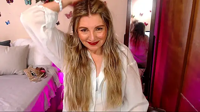 Jolie-Mature online show from May 11, 2026, 9:45 pm