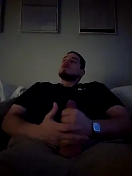 Snapshot of Austem910 chatting on January 4, 2025, 11:06 pm Austem910 online show from January 4, 2025, 11:06 pm