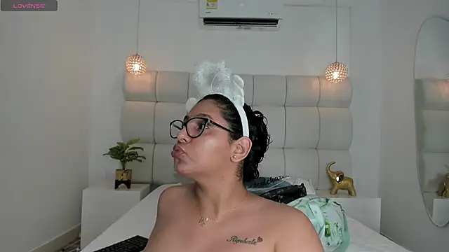 Snapshot of DanielleEvans_ chatting on September 15, 2025, 11:32 am DanielleEvans online show from September 15, 2025, 11:32 am