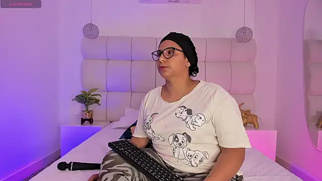 Snapshot of DanielleEvans_ chatting on September 12, 2025, 11:21 am DanielleEvans online show from September 12, 2025, 11:21 am