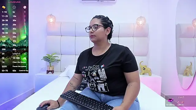 Snapshot of DanielleEvans_ chatting on September 11, 2025, 11:21 am DanielleEvans online show from September 11, 2025, 11:21 am