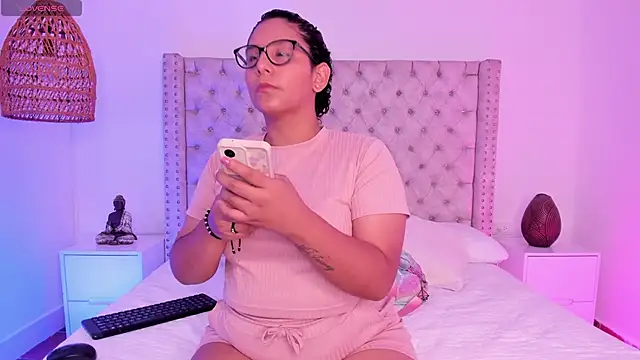 Snapshot of DanielleEvans_ chatting on March 6, 2025, 11:25 am DanielleEvans online show from March 6, 2025, 11:25 am