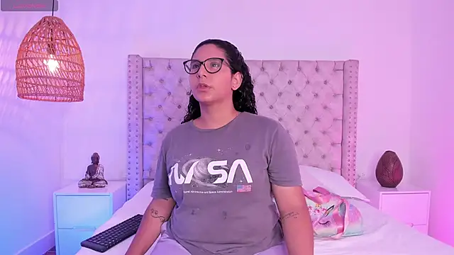 Snapshot of DanielleEvans_ chatting on March 5, 2025, 11:28 am DanielleEvans online show from March 5, 2025, 11:28 am