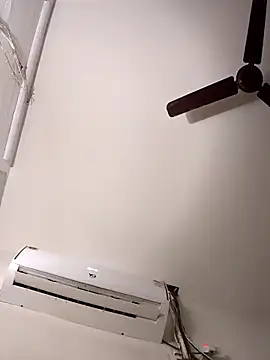  IRRESISTIBLE  online show from November 4, 2025, 5:17 pm