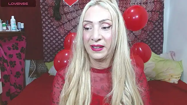 Snapshot of elena_evans chatting on February 14, 2025, 6:40 pm elena evans online show from February 14, 2025, 6:40 pm