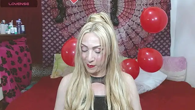 Snapshot of elena_evans chatting on February 17, 2025, 8:49 pm elena evans online show from February 17, 2025, 8:49 pm