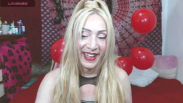 Snapshot of elena_evans chatting on February 17, 2025, 5:44 pm elena evans online show from February 17, 2025, 5:44 pm