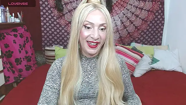 Snapshot of elena_evans chatting on March 5, 2025, 6:56 pm elena evans online show from March 5, 2025, 6:56 pm