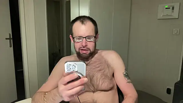 FABIOGLASSES online show from March 28, 2026, 11:06 pm