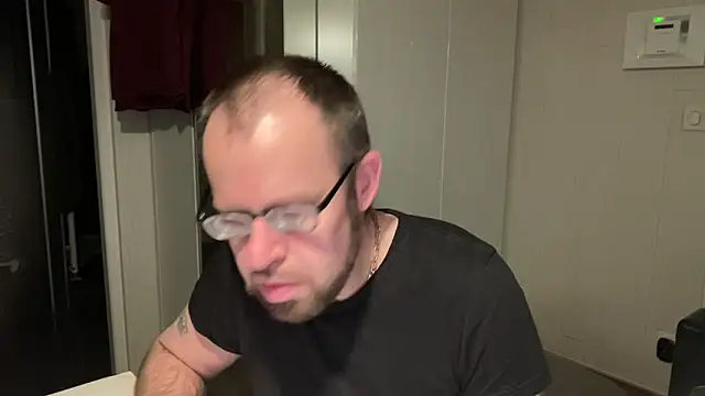 FABIOGLASSES online show from February 20, 2026, 11:17 pm