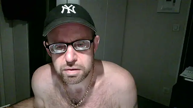FABIOGLASSES online show from September 8, 2025, 9:47 pm