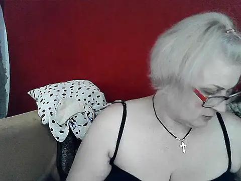 Snapshot of Gina_Marlyn chatting on March 17, 2025, 9:02 pm Gina Marlyn online show from March 17, 2025, 9:02 pm