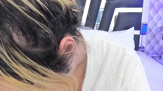 Snapshot of katya_kozlov chatting on March 17, 2025, 9:44 am katya kozlov online show from March 17, 2025, 9:44 am