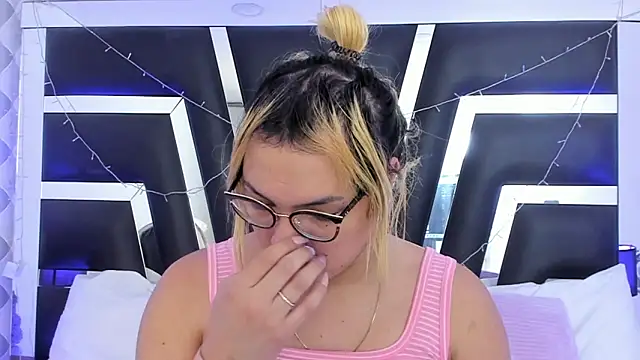 Snapshot of katya_kozlov chatting on March 3, 2026, 3:57 am katya kozlov online show from March 3, 2026, 3:57 am