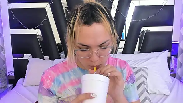 Snapshot of katya_kozlov chatting on March 7, 2025, 4:57 am katya kozlov online show from March 7, 2025, 4:57 am