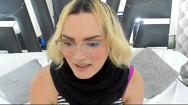 Snapshot of katya_kozlov chatting on February 13, 2025, 3:07 am katya kozlov online show from February 13, 2025, 3:07 am