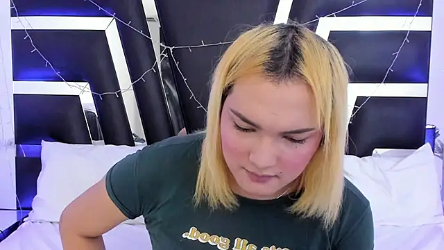 Snapshot of katya_kozlov chatting on December 23, 2025, 3:39 am katya kozlov online show from December 23, 2025, 3:39 am