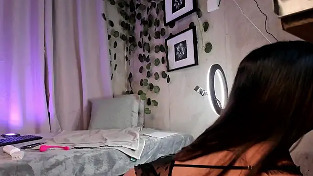 Snapshot of aisha_es chatting on February 20, 2025, 10:59 pm aisha es online show from February 20, 2025, 10:59 pm