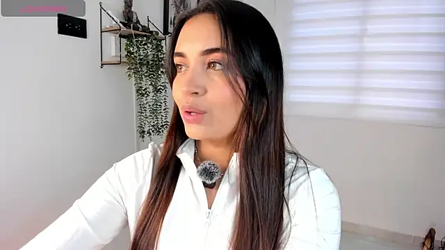 Snapshot of aisha_es chatting on May 19, 2026, 9:11 pm aisha es online show from May 19, 2026, 9:11 pm