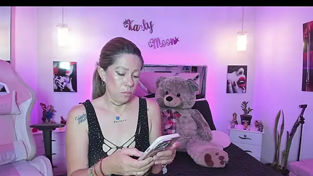 Karly moon online show from April 20, 2026, 10:22 pm