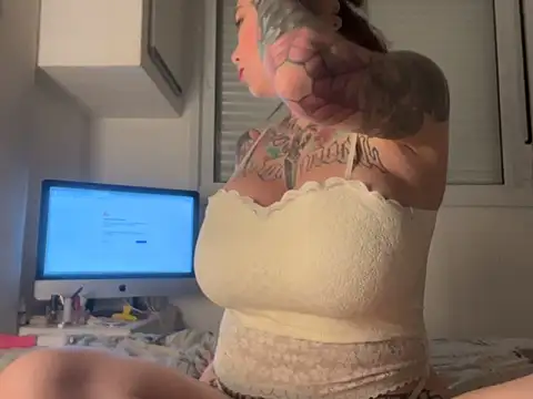 SabrinaRussel online show from March 11, 2025, 9:04 pm