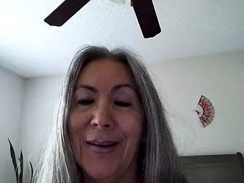 EvaRobinson online show from May 11, 2026, 5:10 pm