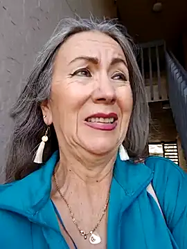 Snapshot of EvaRobinson chatting on February 20, 2025, 8:25 pm EvaRobinson online show from February 20, 2025, 8:25 pm