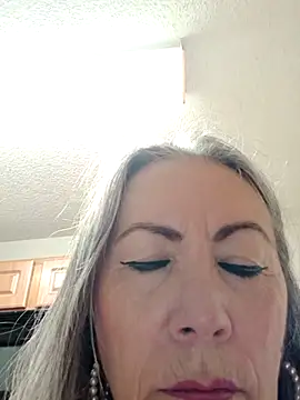 Snapshot of EvaRobinson chatting on March 17, 2025, 2:23 pm EvaRobinson online show from March 17, 2025, 2:23 pm