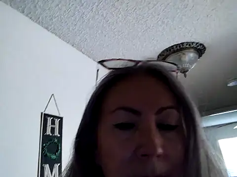 Snapshot of EvaRobinson chatting on February 13, 2025, 6:26 pm EvaRobinson online show from February 13, 2025, 6:26 pm