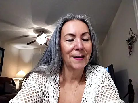 Snapshot of EvaRobinson chatting on January 27, 2025, 12:54 am EvaRobinson online show from January 27, 2025, 12:54 am